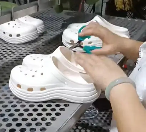 EVA 拖鞋产线半成品