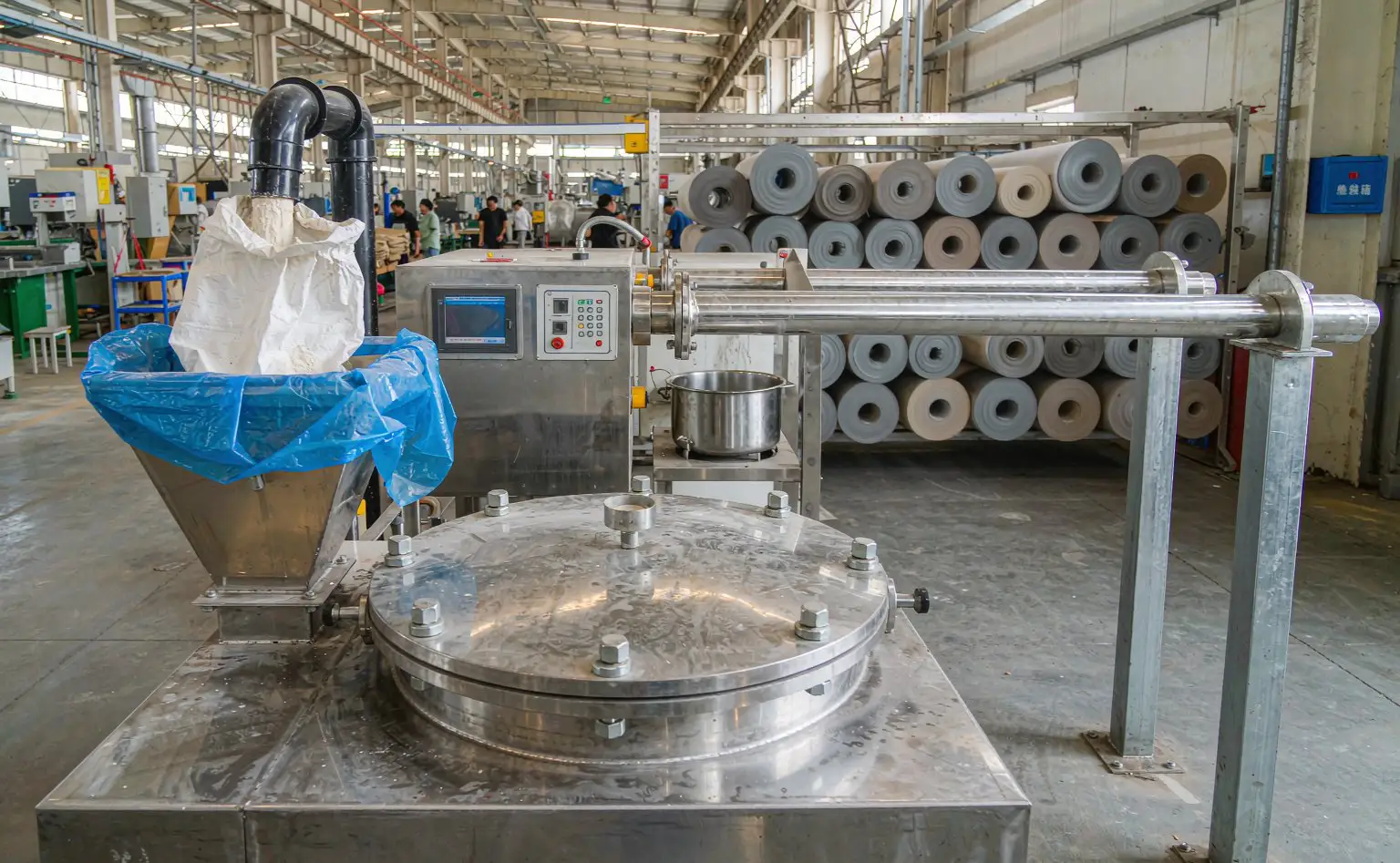 PVC 表皮配料段:配料罐与压延后的表皮卷料
